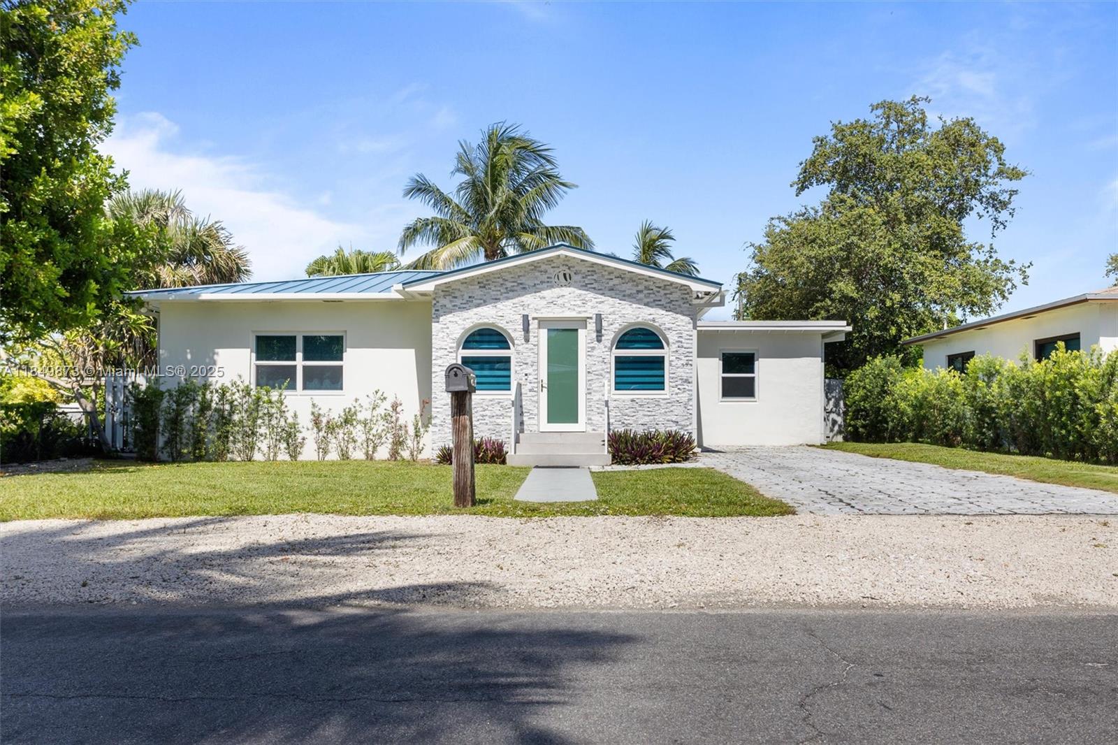 Dania Beach, Florida, 33004, United States, 3 Bedrooms Bedrooms, ,2 BathroomsBathrooms,Residential,For Sale,1947660