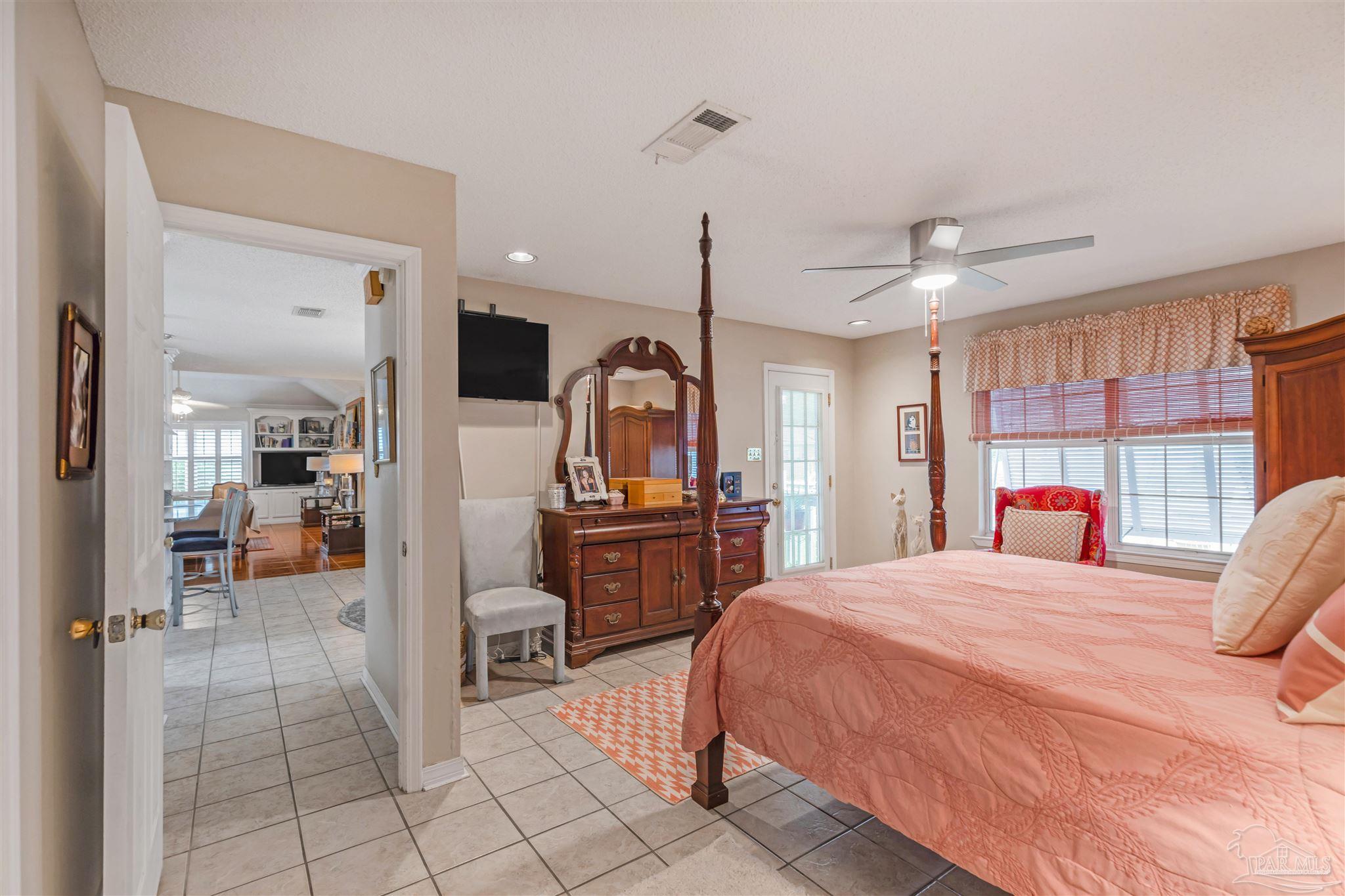Gulf Breeze, Florida, 32563, United States, 4 Bedrooms Bedrooms, ,4 BathroomsBathrooms,Residential,For Sale,1847314