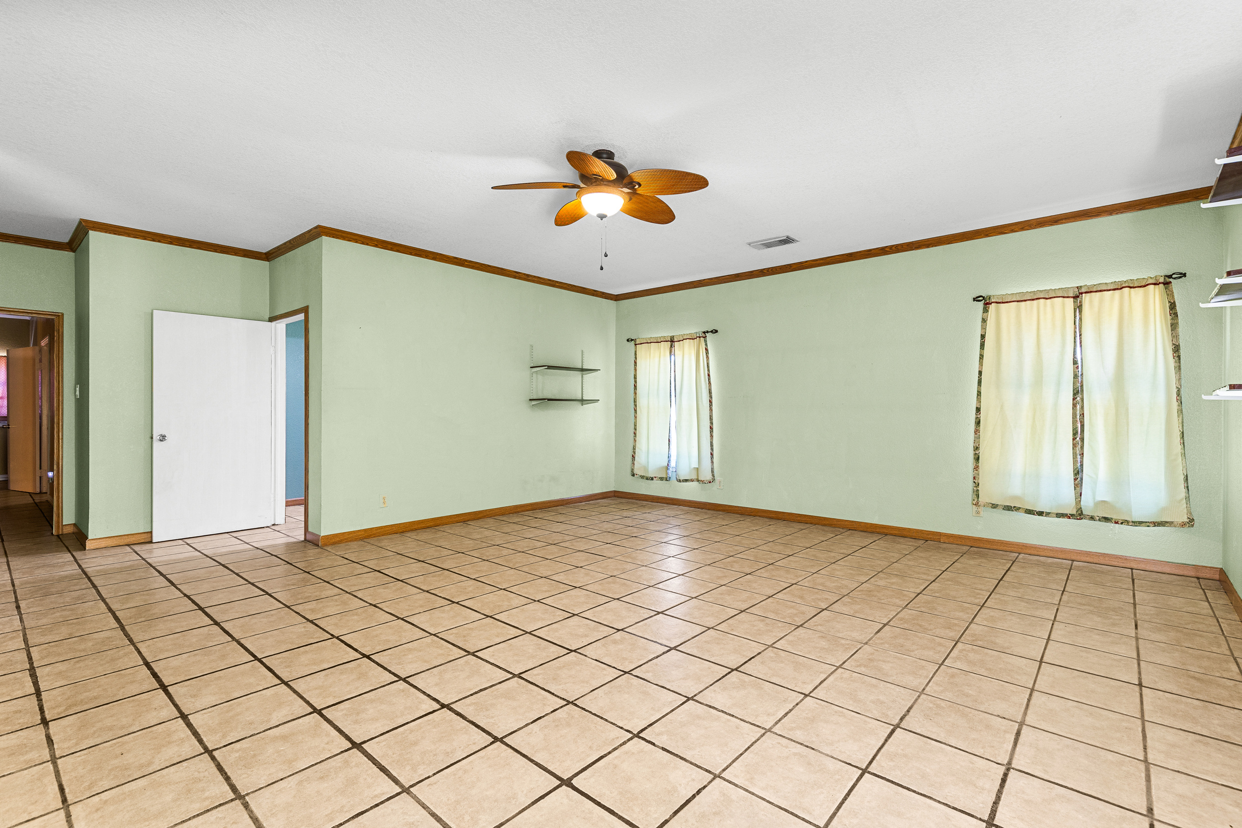 Adkins, Texas, 78101, United States, 4 Bedrooms Bedrooms, ,2 BathroomsBathrooms,Residential,For Sale,1979790