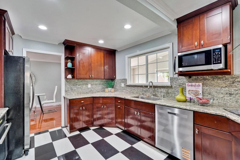 Union City, California, 94587, United States, 4 Bedrooms Bedrooms, ,3 BathroomsBathrooms,Residential,For Sale,1978572