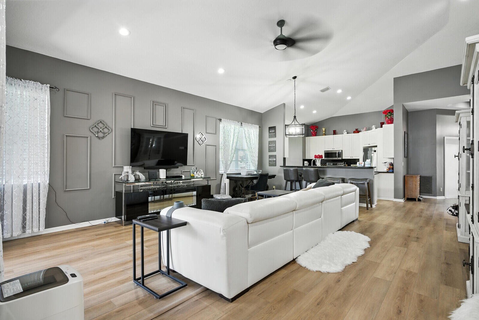 West Palm Beach, Florida, 33411, United States, 2 Bedrooms Bedrooms, ,2 BathroomsBathrooms,Residential,For Sale,1907135