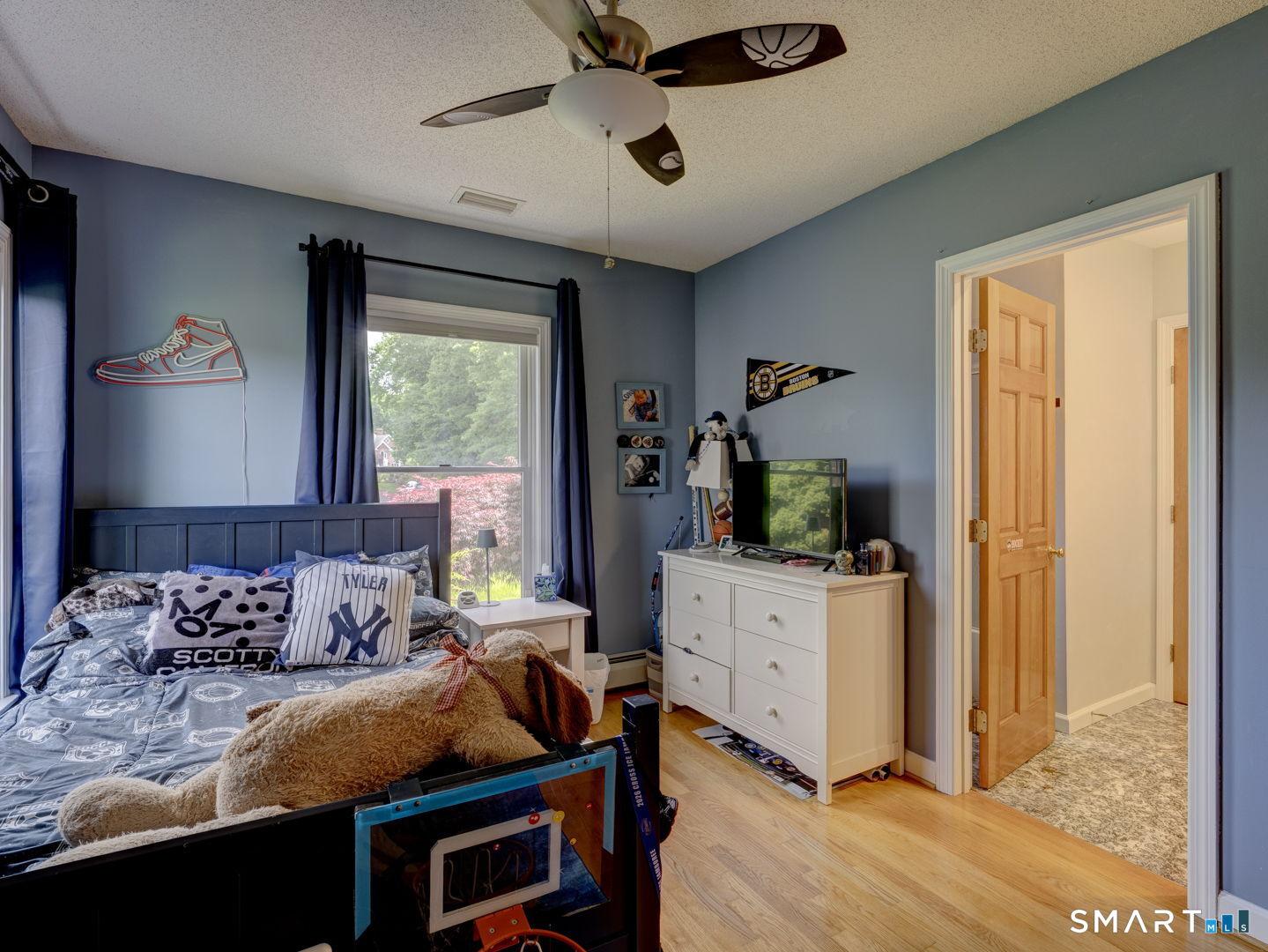Wethersfield, Connecticut, 06109, United States, 3 Bedrooms Bedrooms, ,4 BathroomsBathrooms,Residential,For Sale,2048104
