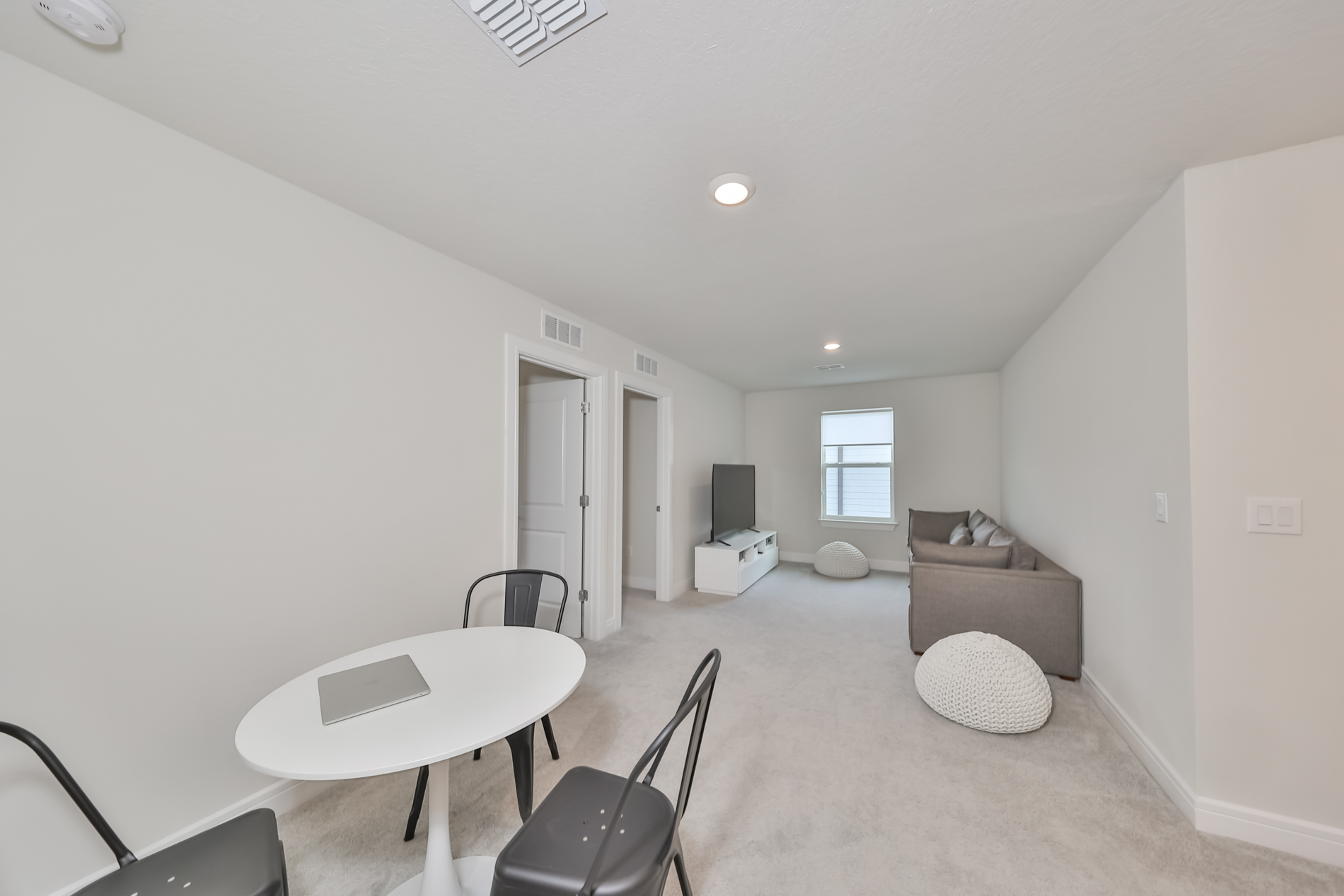 Wesley Chapel, Florida, 33545, United States, 5 Bedrooms Bedrooms, ,3 BathroomsBathrooms,Residential,For Sale,1931588