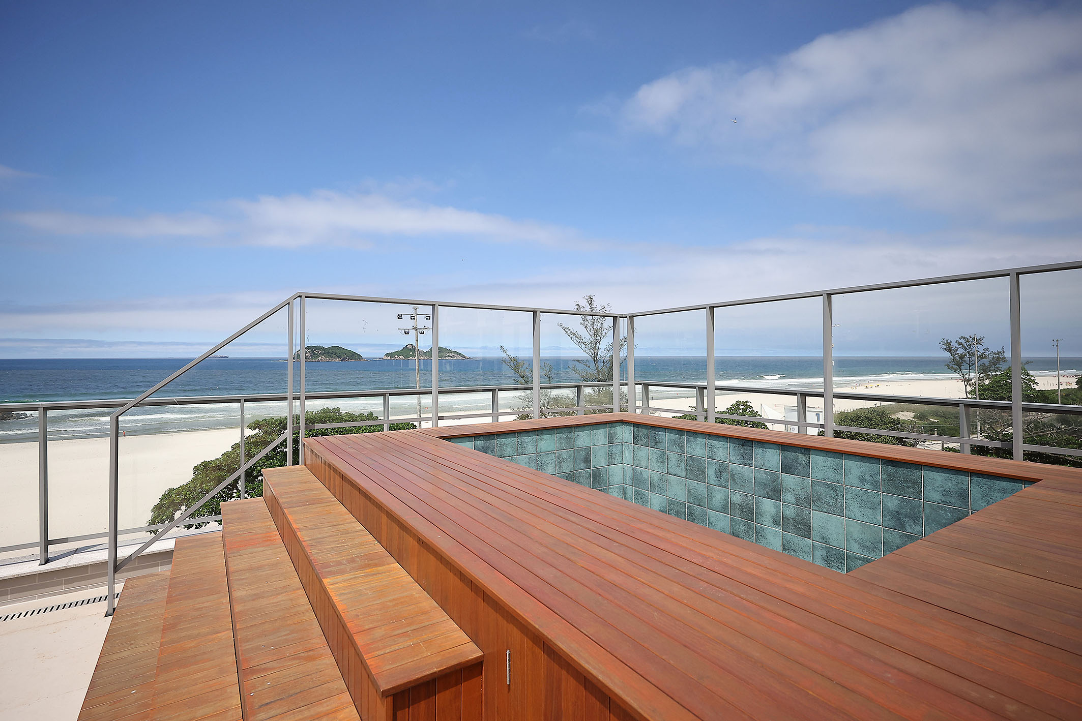  Single-level penthouse with private pool and ocean views in Barra da Tijuca - 物件實景