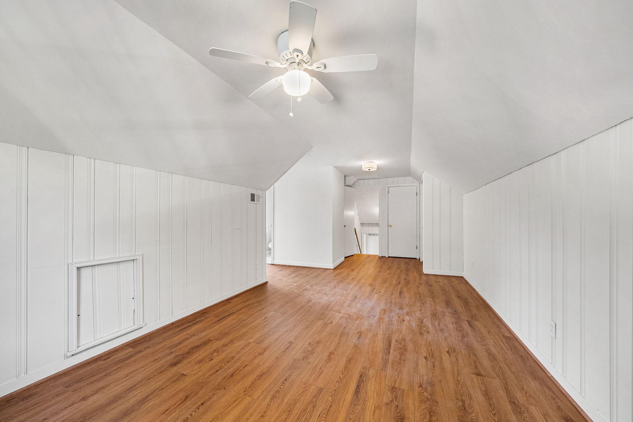  914 Waynewood Boulevard, Alexandria, VA, 22308 - 物件實景