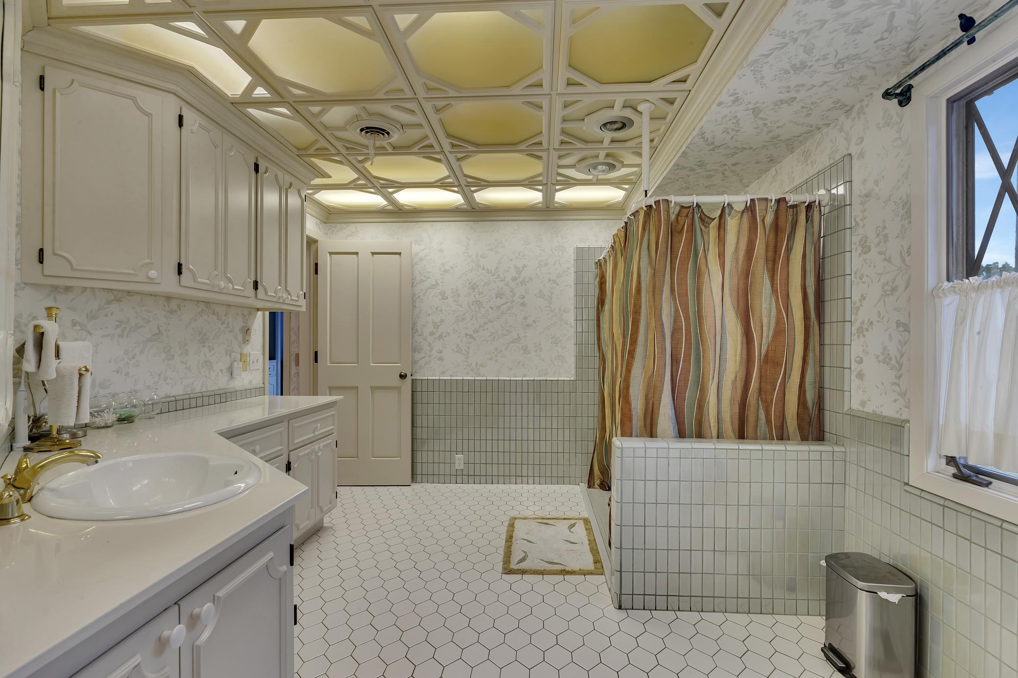 Saint Cloud, Minnesota, 56304, United States, 4 Bedrooms Bedrooms, ,4 BathroomsBathrooms,Residential,For Sale,1836908