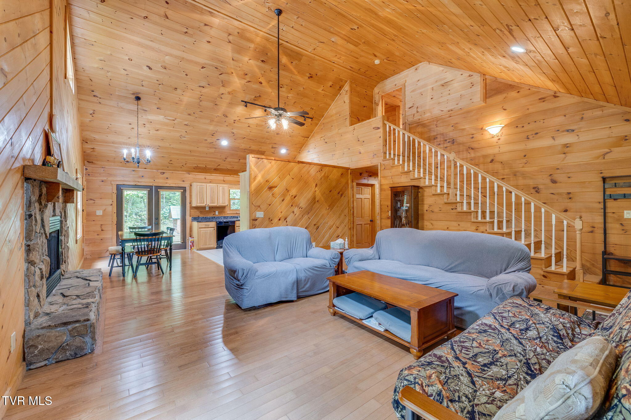 Butler, Tennessee, 37640, United States, 2 Bedrooms Bedrooms, ,3 BathroomsBathrooms,Residential,For Sale,1914007