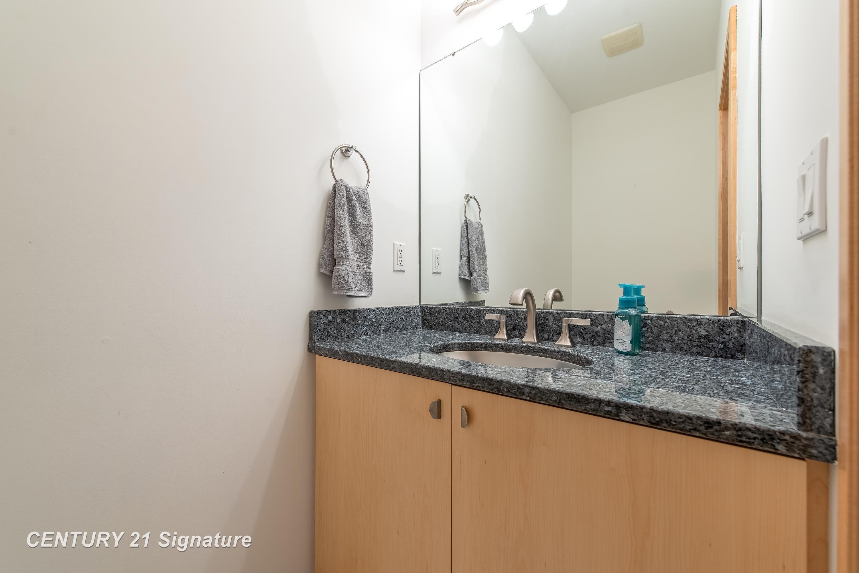 Midland, Michigan, 48642, United States, 4 Bedrooms Bedrooms, ,5 BathroomsBathrooms,Residential,For Sale,2019311