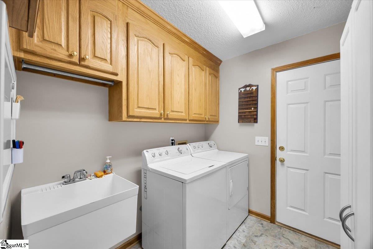 Greenville, South Carolina, 29617, United States, 4 Bedrooms Bedrooms, ,3 BathroomsBathrooms,Residential,For Sale,1955283