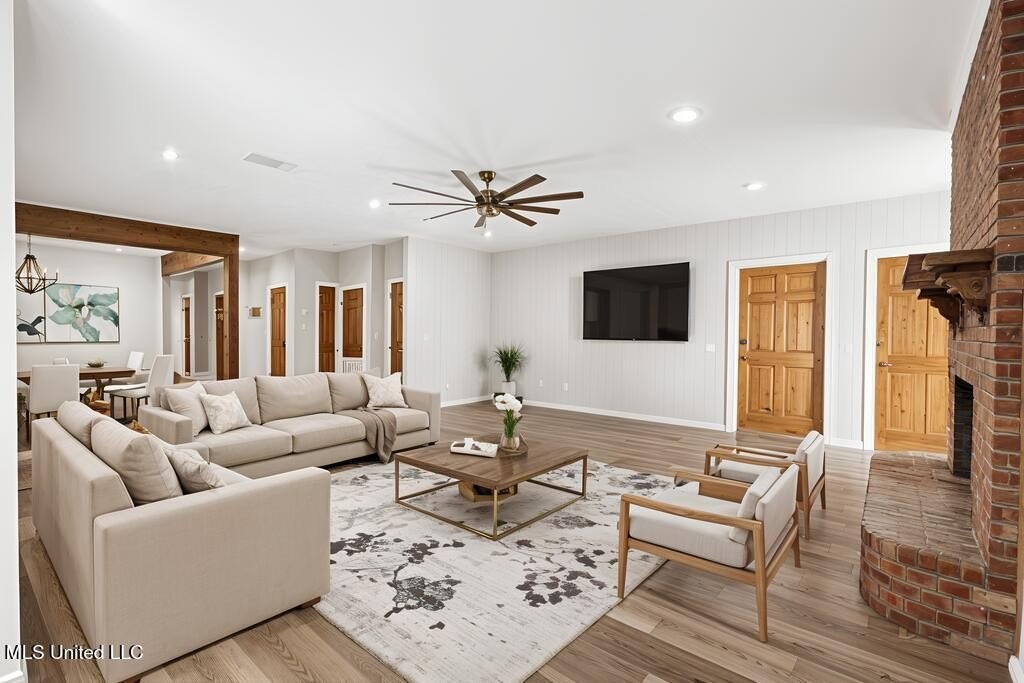 Gulfport, Mississippi, 39503, United States, 5 Bedrooms Bedrooms, ,5 BathroomsBathrooms,Residential,For Sale,2009063