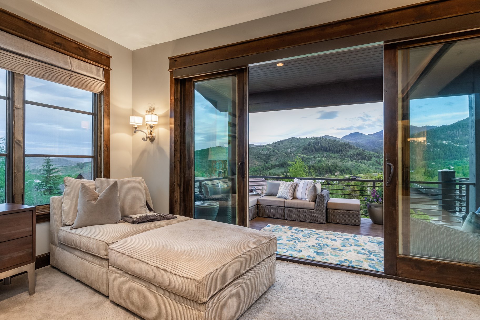  Luxury Custom Home in the Coveted Woods of Parleys Lane - 物件實景