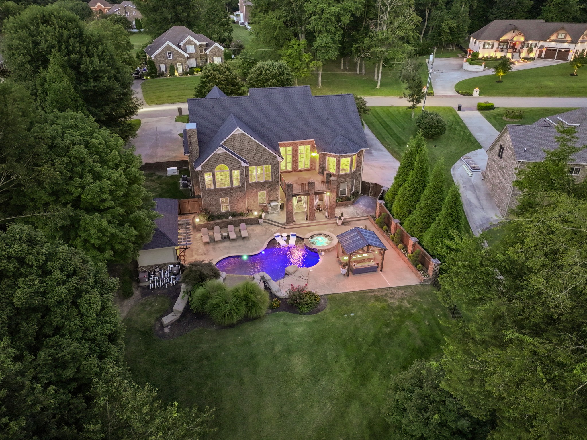 Clarksville, Tennessee, 37043, United States, 4 Bedrooms Bedrooms, ,5 BathroomsBathrooms,Residential,For Sale,1825421