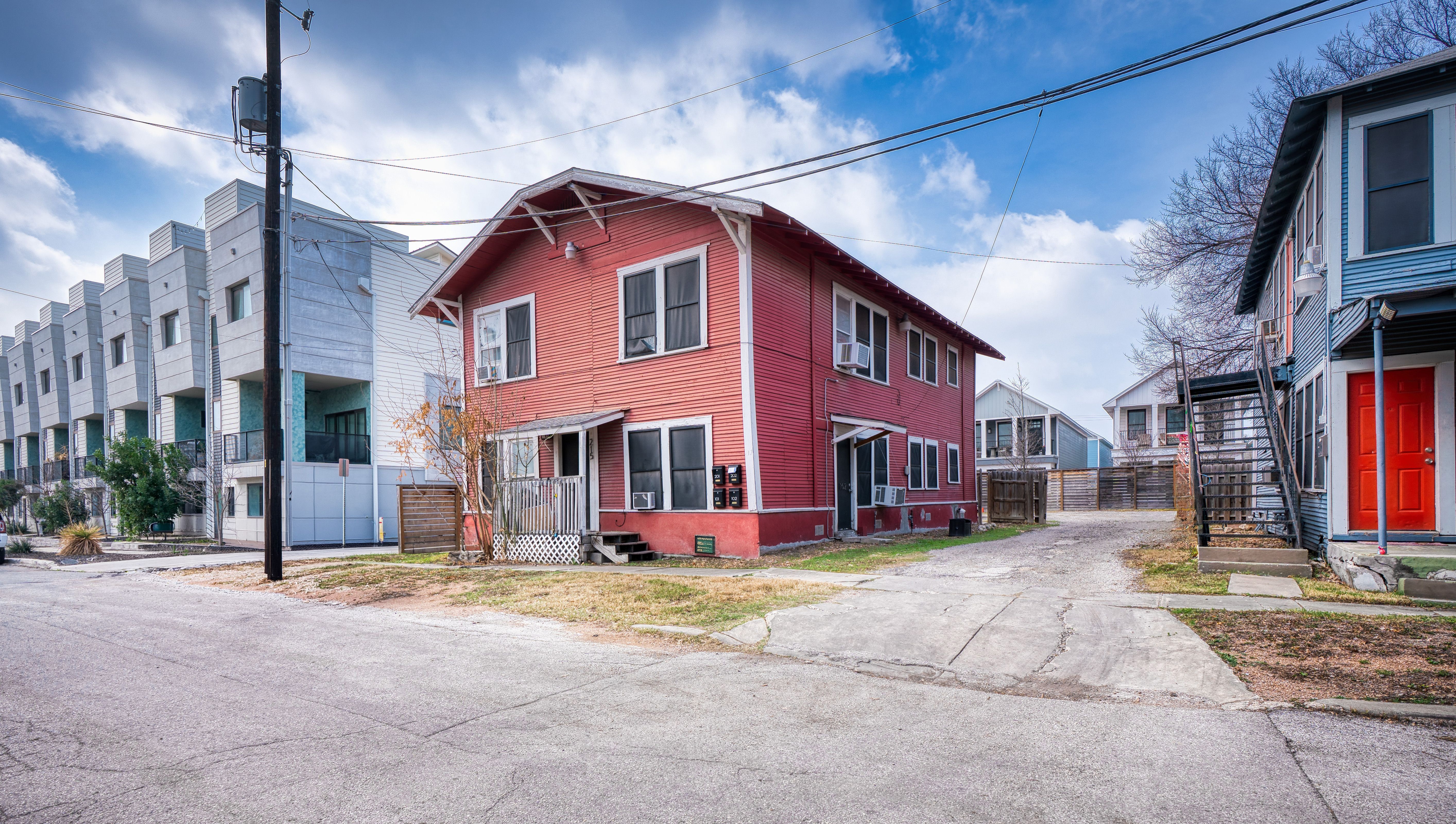  Exceptional 4-Plex Opportunity - 物件實景