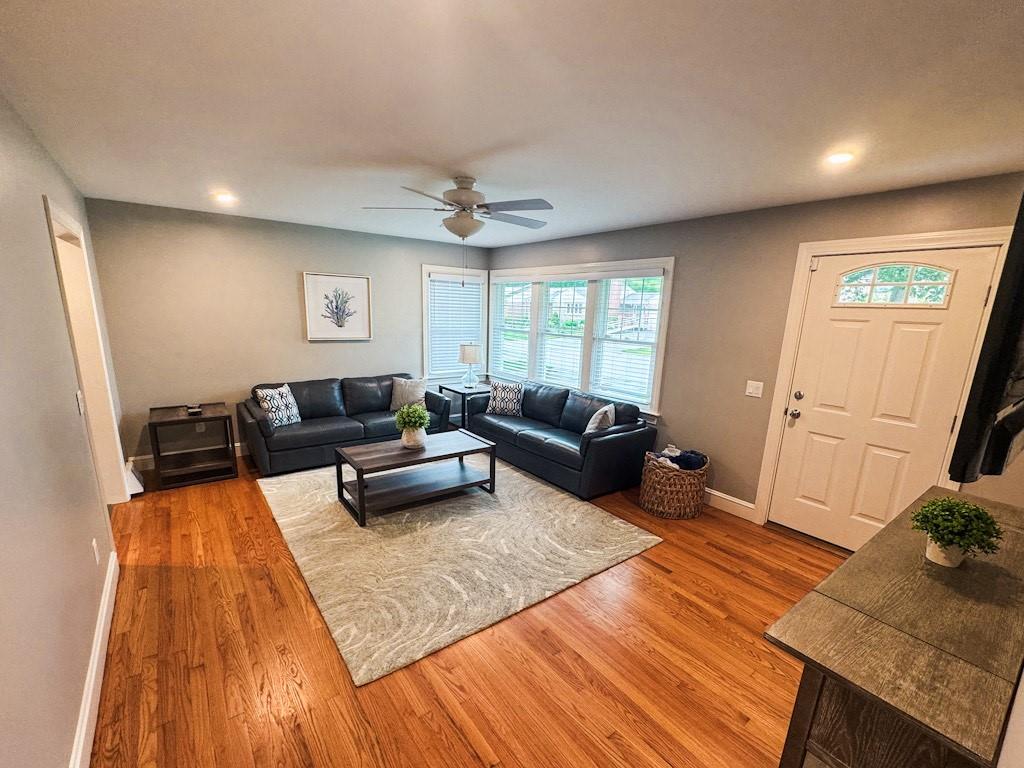 Westerly, Rhode Island, 02891, United States, 3 Bedrooms Bedrooms, ,2 BathroomsBathrooms,Residential,For Sale,1958331