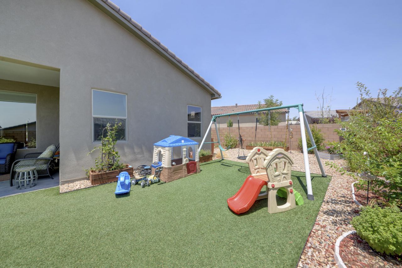 Rio Rancho, New Mexico, 87144, United States, 4 Bedrooms Bedrooms, ,3 BathroomsBathrooms,Residential,For Sale,1895660