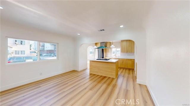 Los Angeles, California, 90018, United States, 3 Bedrooms Bedrooms, ,2 BathroomsBathrooms,Residential,For Sale,1986110