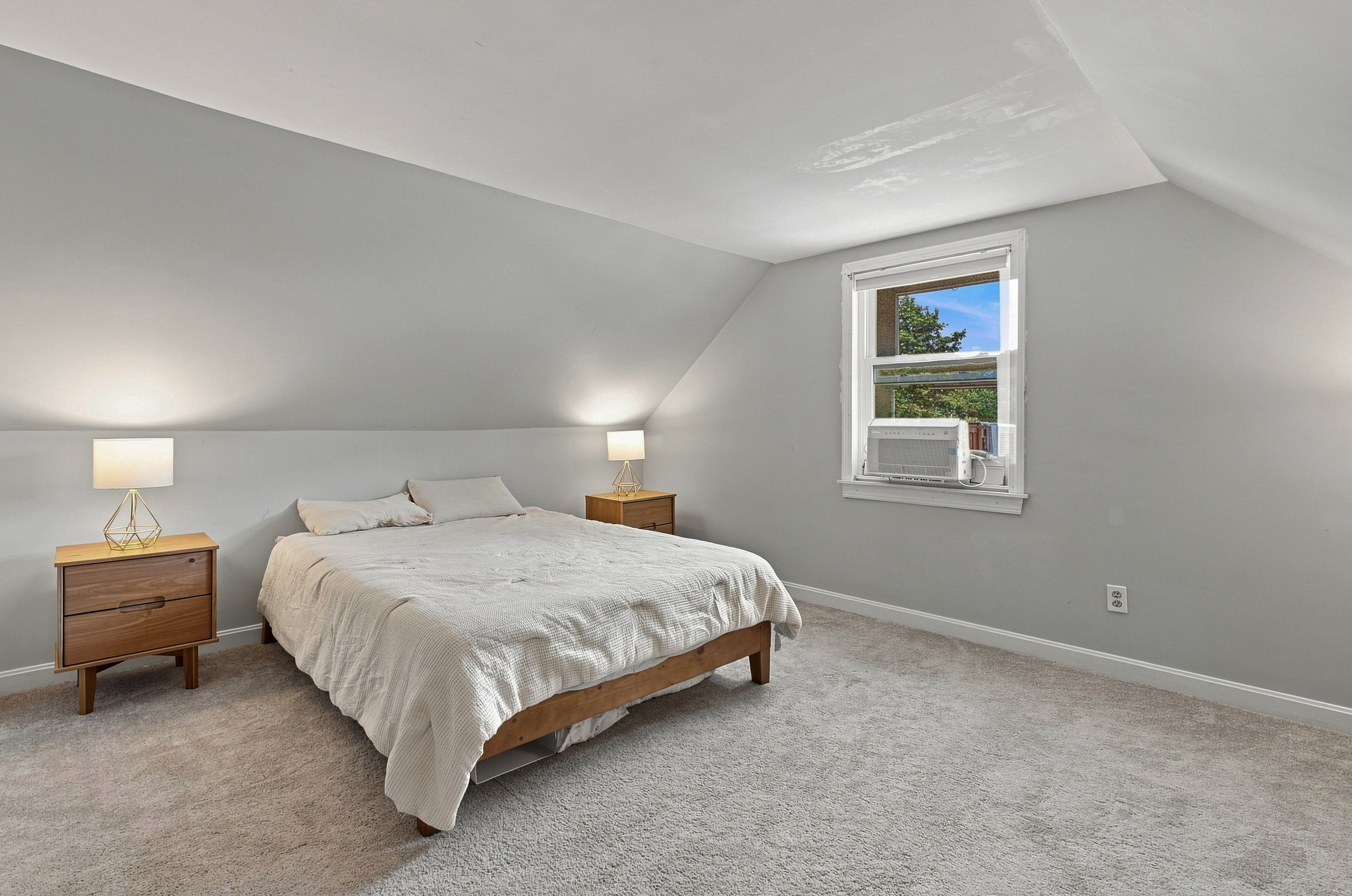  28 Preston St, Malden, MA, 02148 - 物件實景