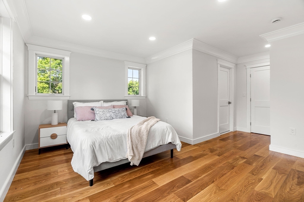 Natick, Massachusetts, 01760, United States, 5 Bedrooms Bedrooms, ,6 BathroomsBathrooms,Residential,For Sale,1901321