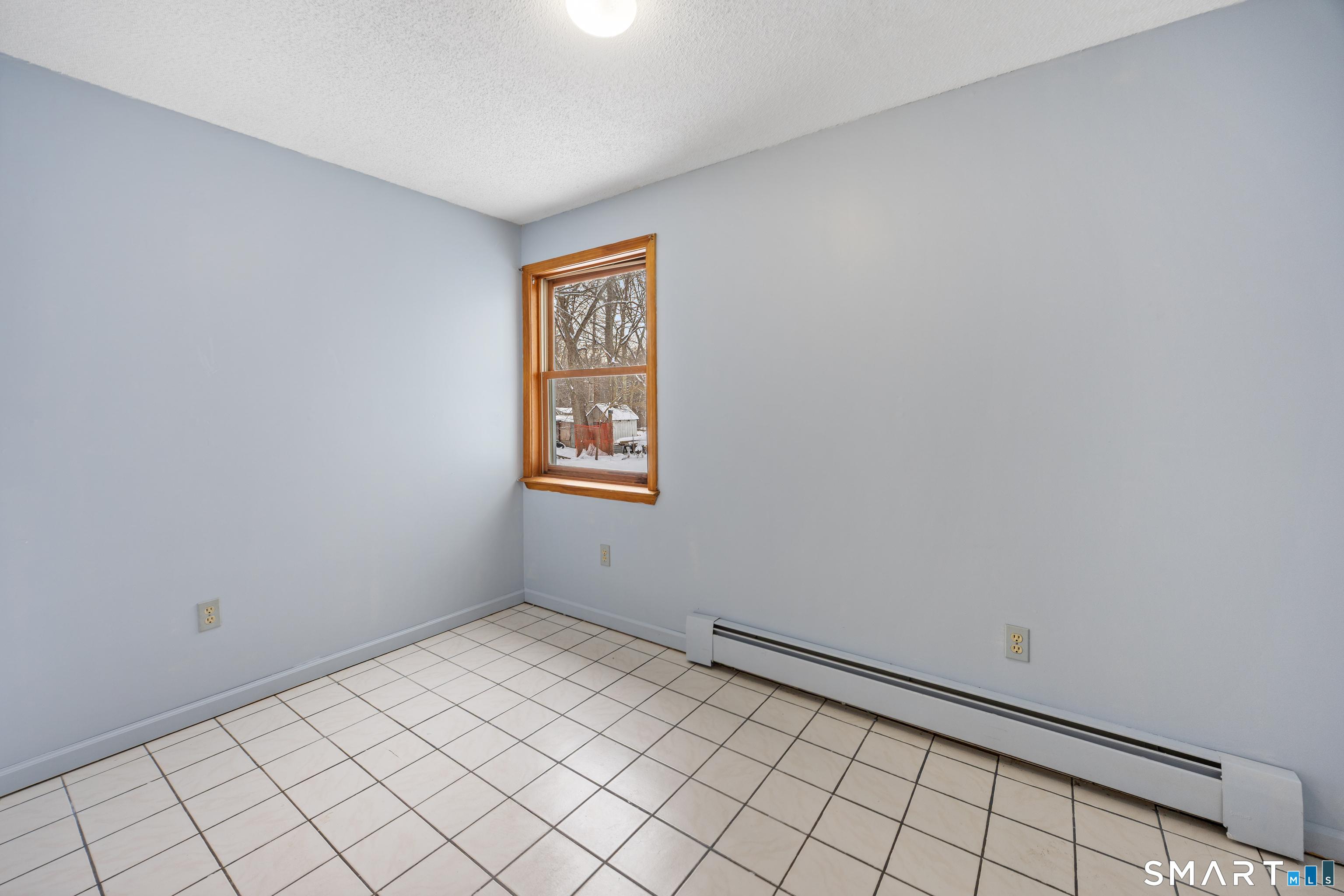 Southington, Connecticut, 06489, United States, 5 Bedrooms Bedrooms, ,3 BathroomsBathrooms,Residential,For Sale,2007439