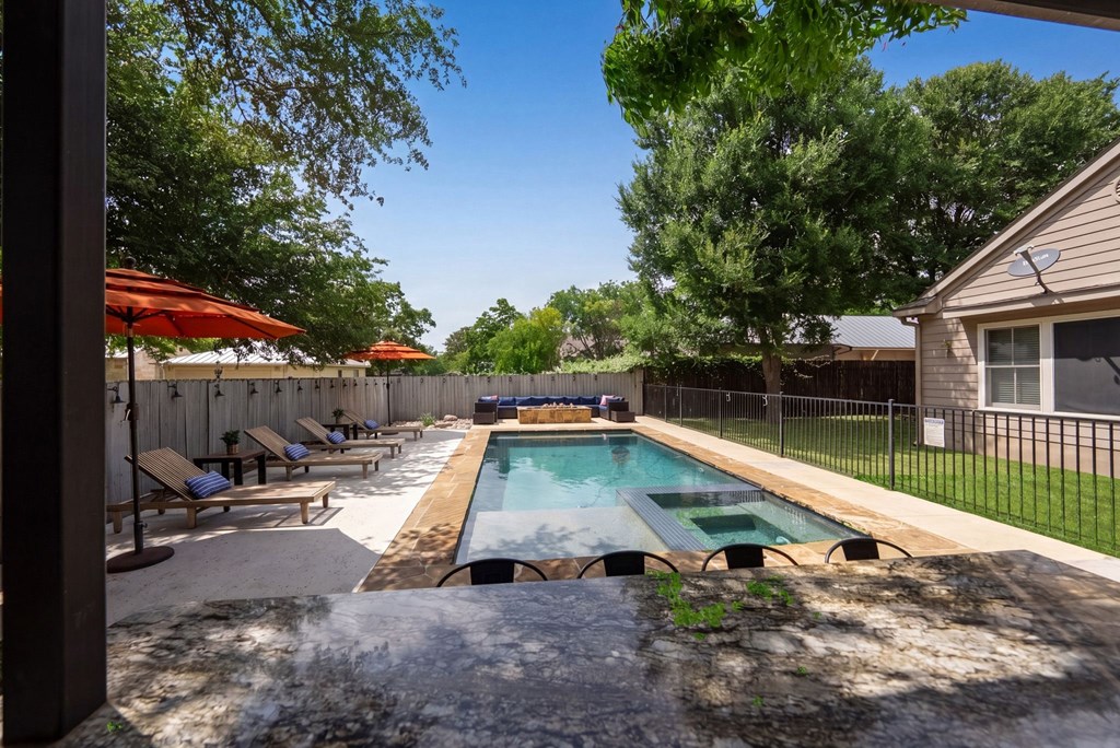 Fredericksburg, Texas, 78624, United States, 6 Bedrooms Bedrooms, ,6 BathroomsBathrooms,Residential,For Sale,2048440