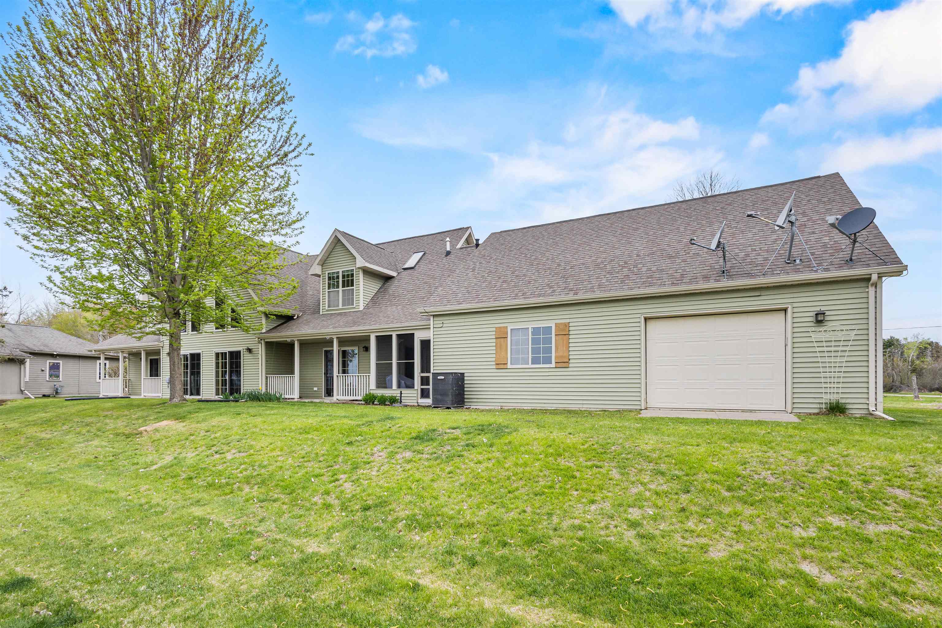 Oconto, Wisconsin, 54153, United States, 3 Bedrooms Bedrooms, ,3 BathroomsBathrooms,Residential,For Sale,2017329
