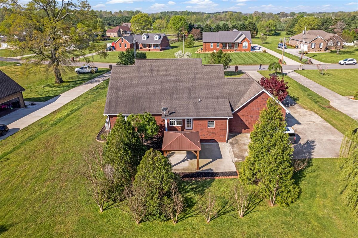 Decherd, Tennessee, 37324, United States, 4 Bedrooms Bedrooms, ,2 BathroomsBathrooms,Residential,For Sale,1870930