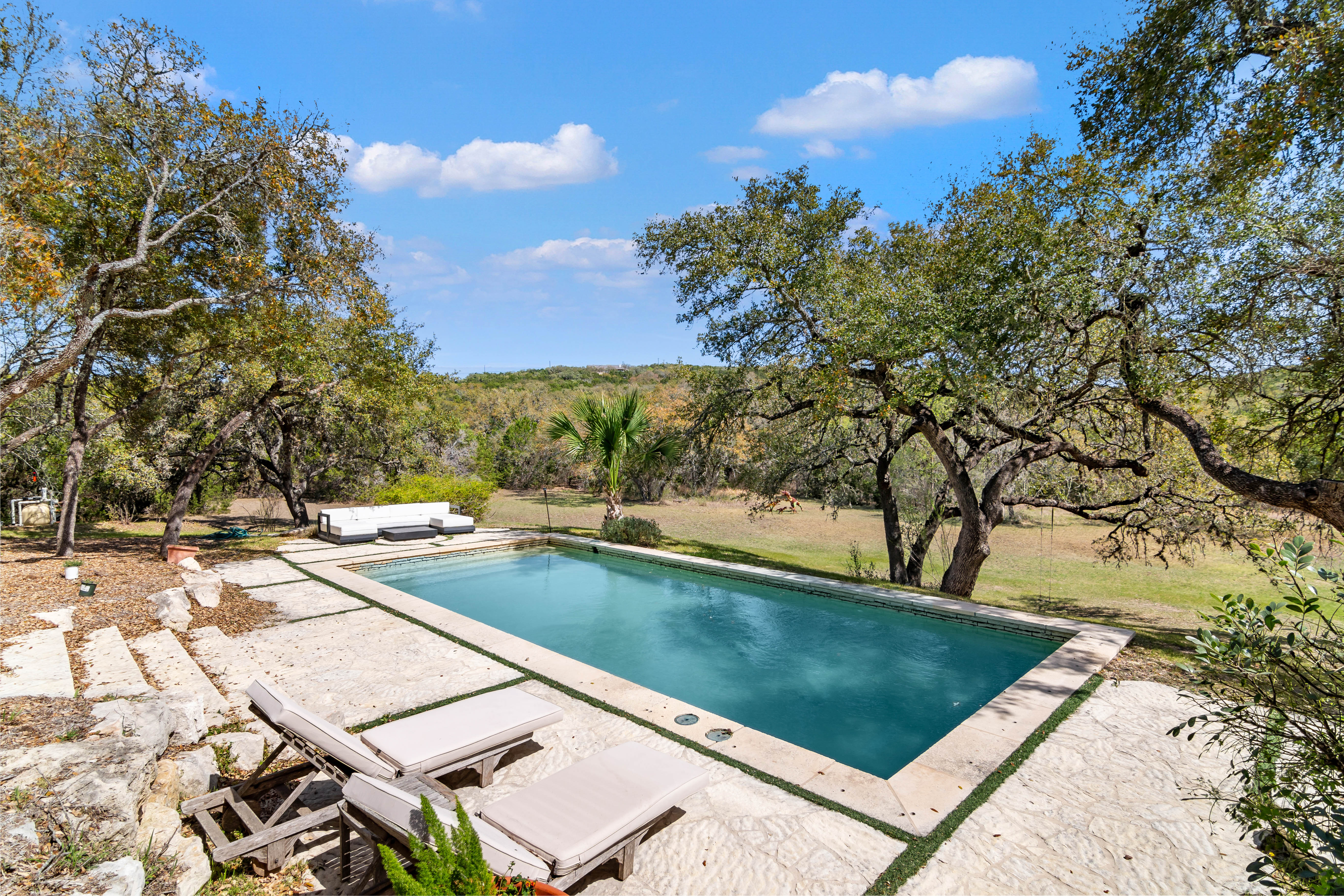  Hill Country Estate with Privacy and Presence - 物件實景