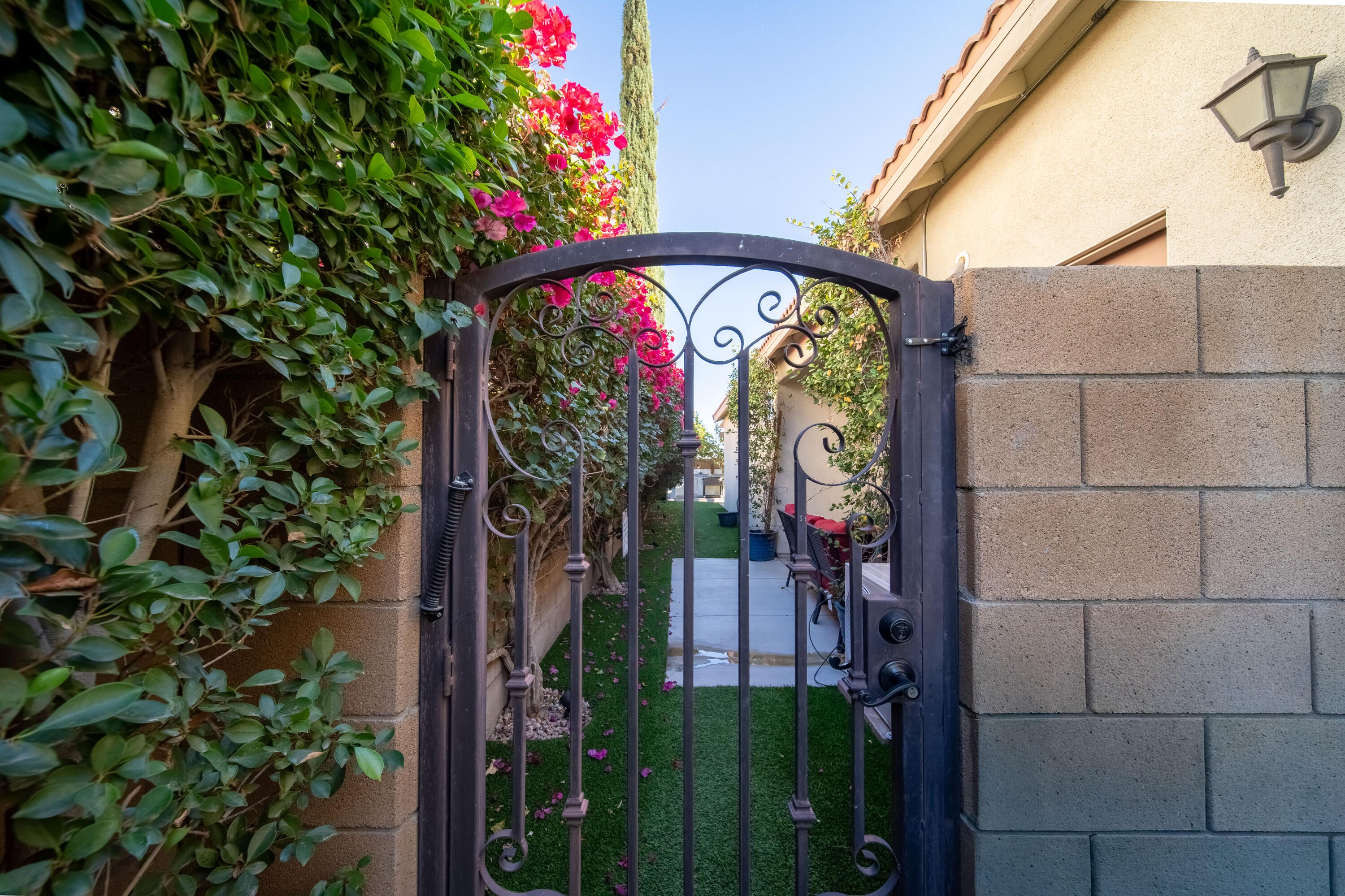 Indio, California, 92201, United States, 3 Bedrooms Bedrooms, ,Residential,For Sale,2006567