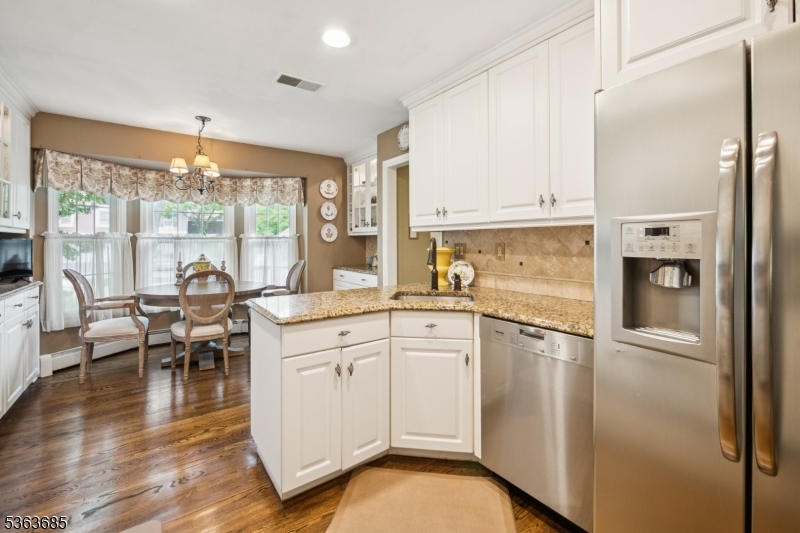 Bernards Twp., New Jersey, 07920, United States, 3 Bedrooms Bedrooms, ,4 BathroomsBathrooms,Residential,For Sale,1875142