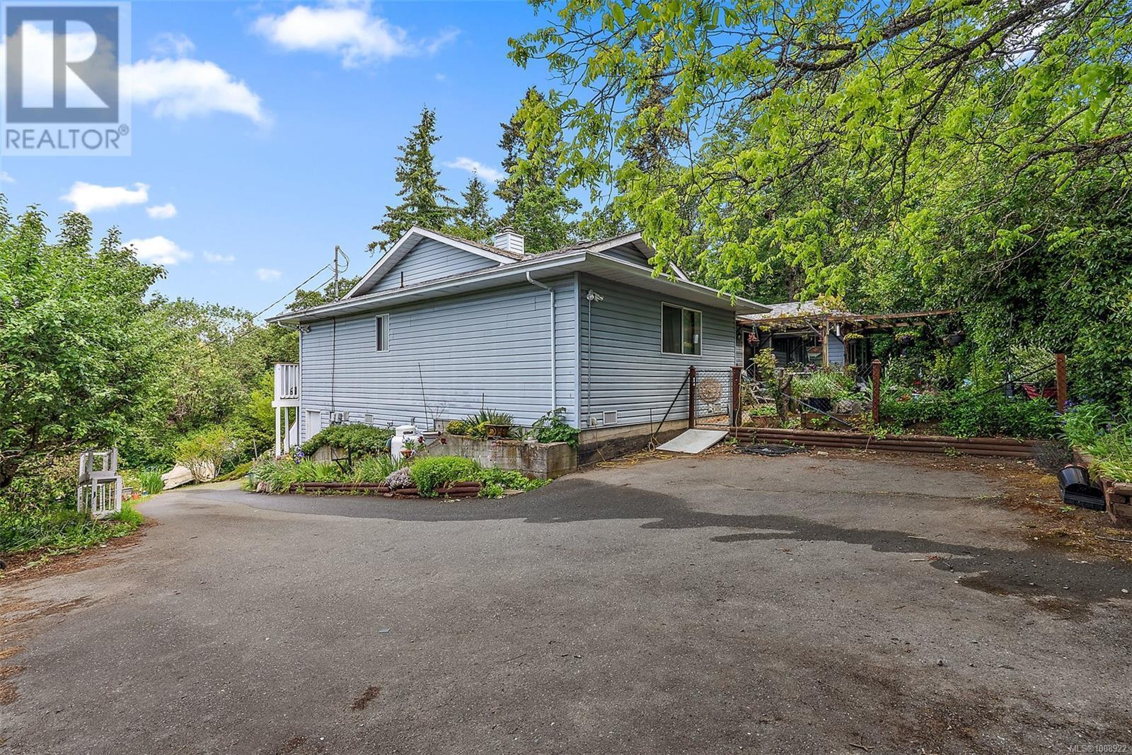 SAANICH, British Columbia, V8Z 3G7, CA, 3 Bedrooms Bedrooms, ,2 BathroomsBathrooms,Residential,For Sale,1949022