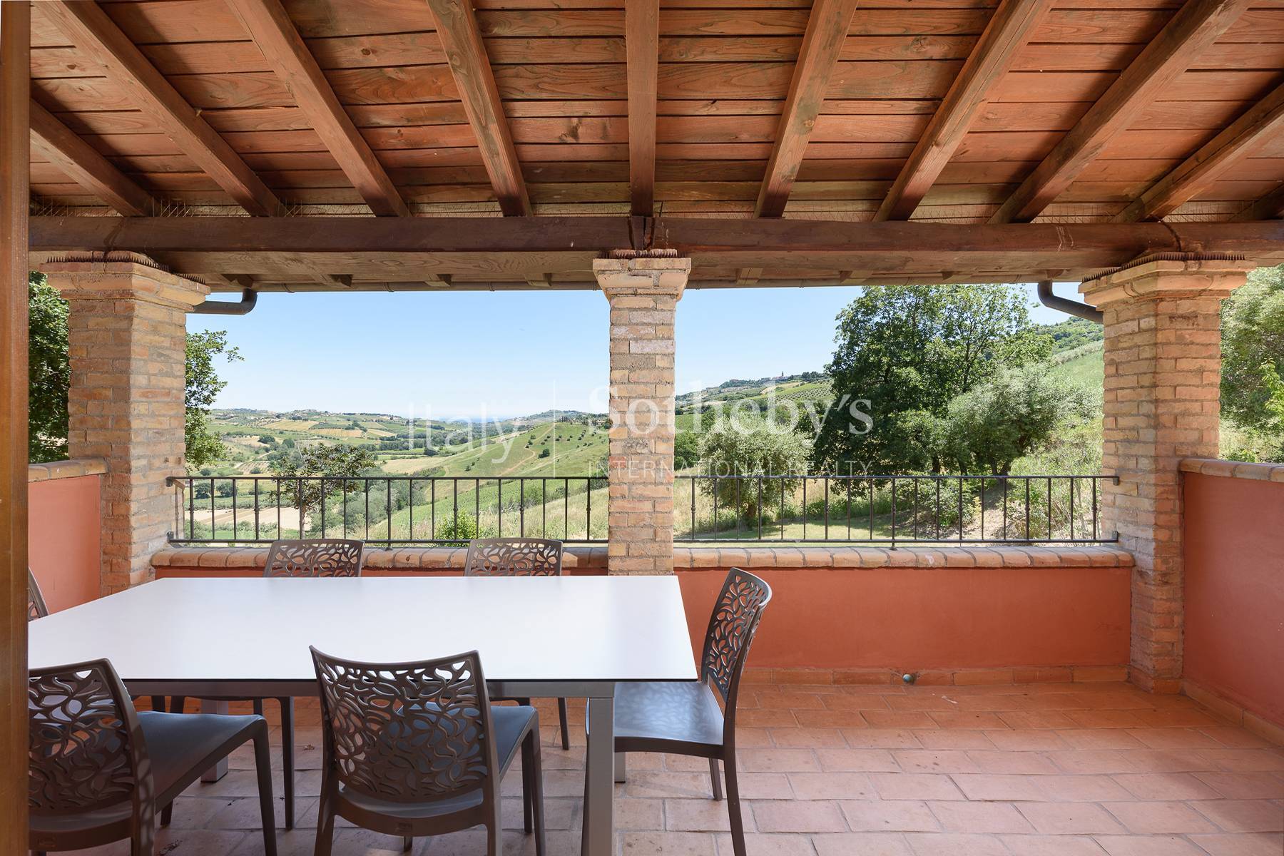  Renovated estate with pool and panoramic view - 物件實景