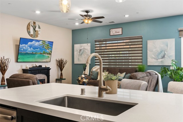 Ontario, California, 91761, United States, 2 Bedrooms Bedrooms, ,3 BathroomsBathrooms,Residential,For Sale,1977119