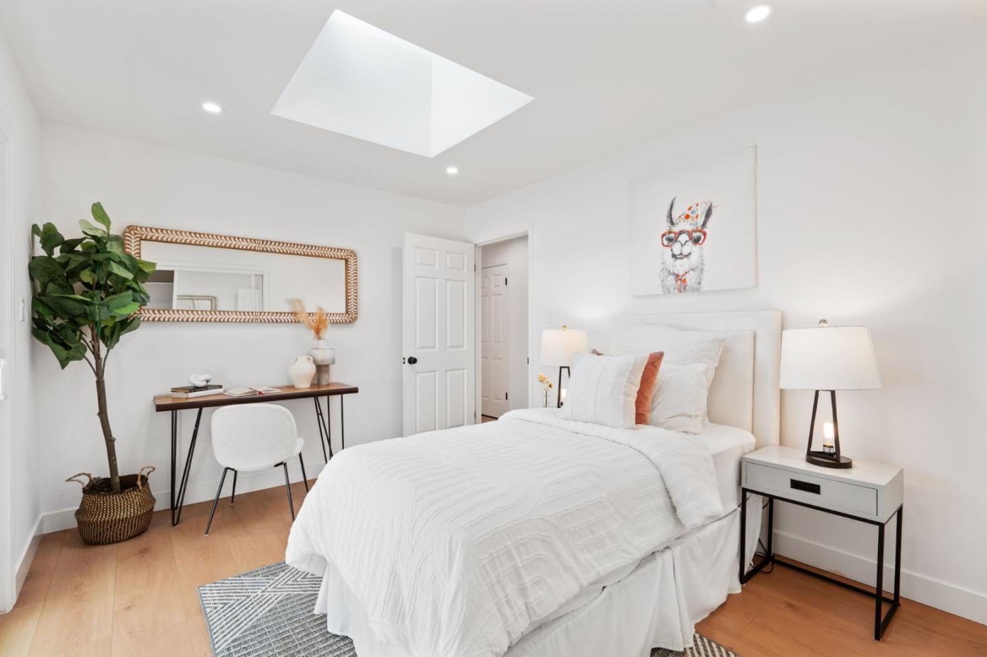 Los Altos, California, 94024, United States, 3 Bedrooms Bedrooms, ,2 BathroomsBathrooms,Residential,For Sale,1925689