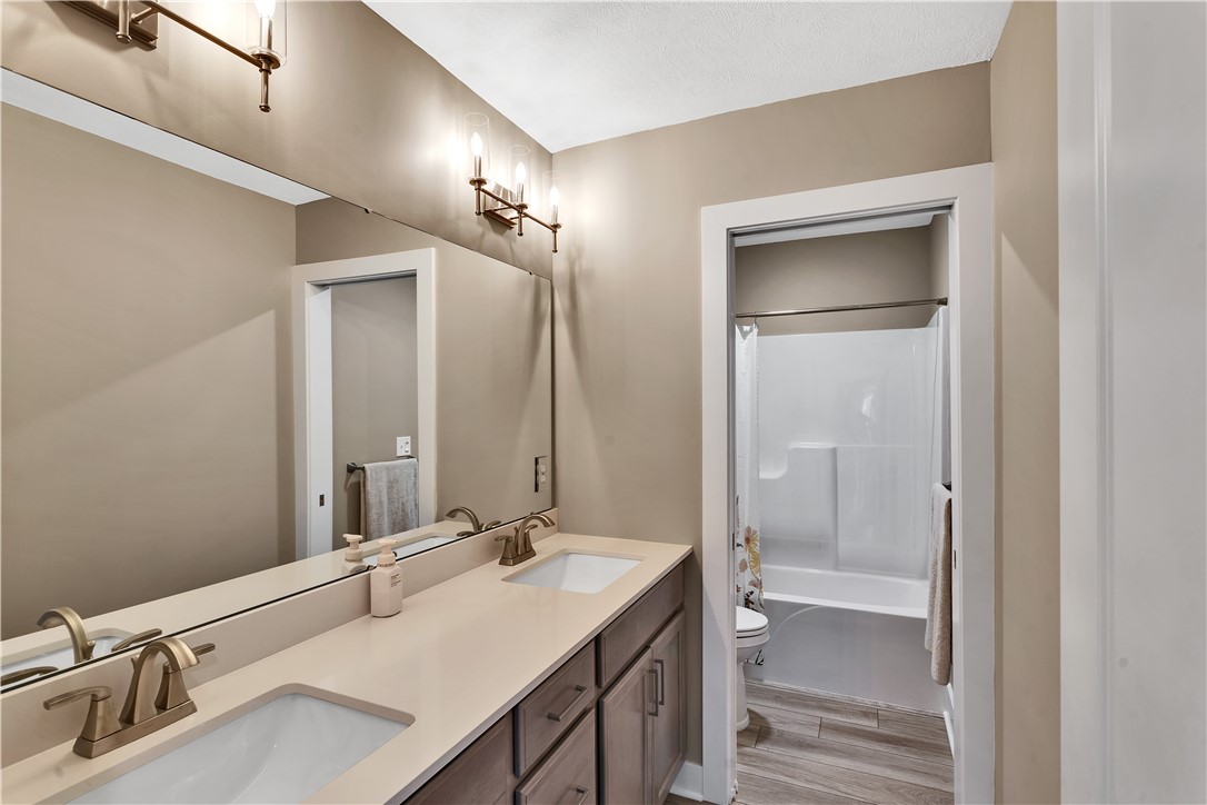 Jackson Twp, Pennsylvania, 16033, United States, 3 Bedrooms Bedrooms, ,3 BathroomsBathrooms,Residential,For Sale,1911029