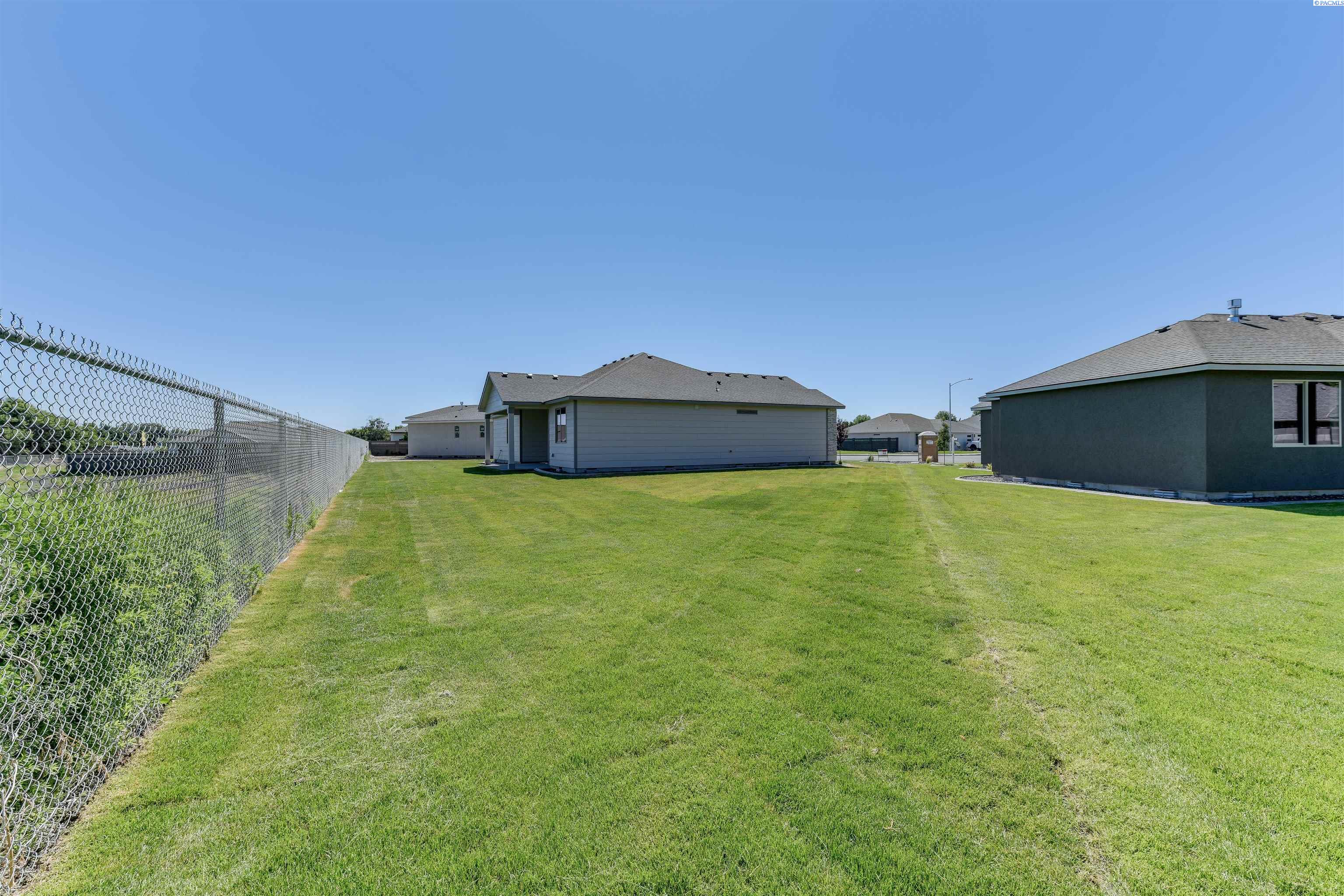 Richland, Washington, 99352, United States, 3 Bedrooms Bedrooms, ,2 BathroomsBathrooms,Residential,For Sale,1991133