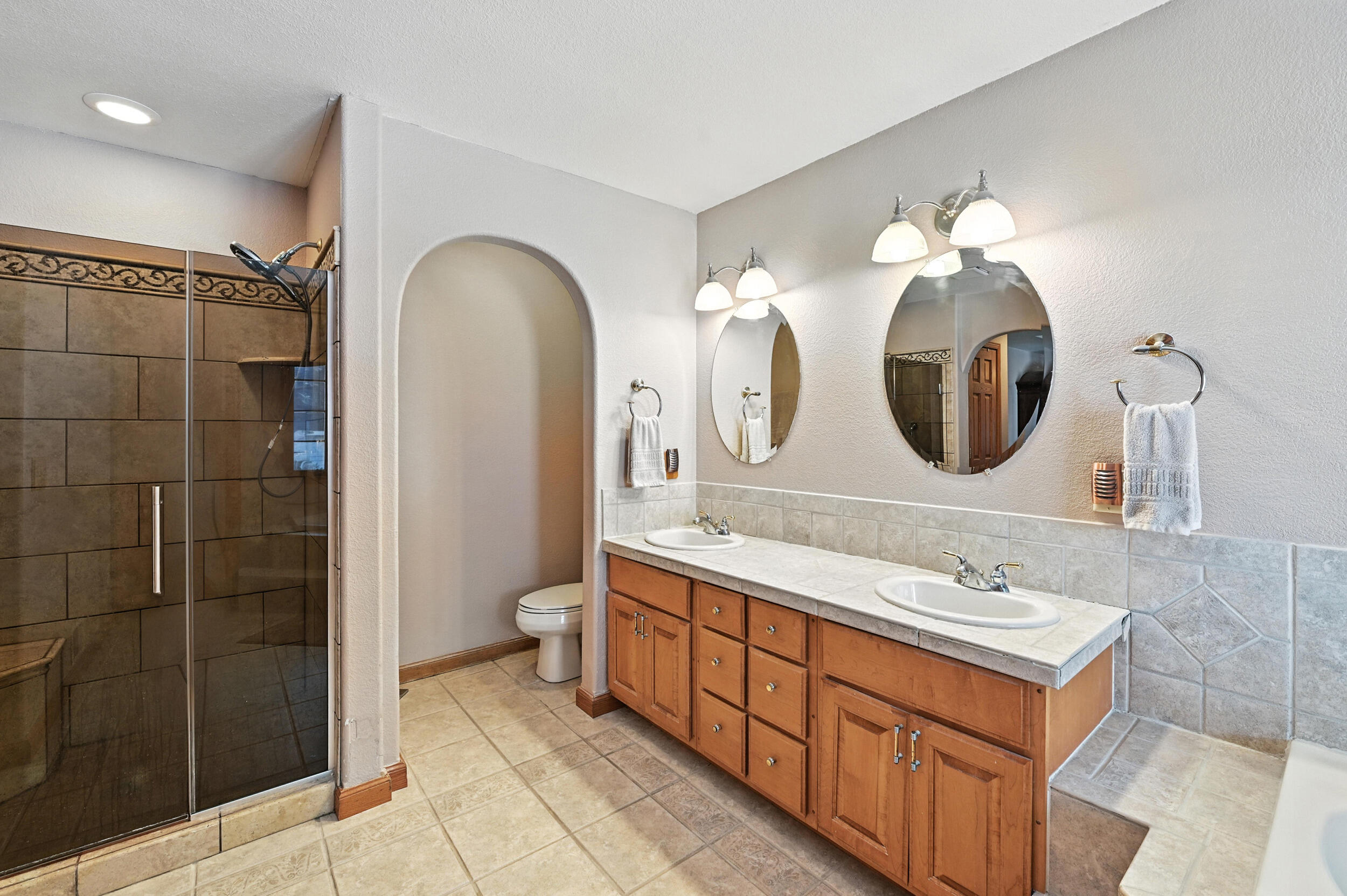 Slinger, Wisconsin, 53086, United States, 4 Bedrooms Bedrooms, ,3 BathroomsBathrooms,Residential,For Sale,1940965