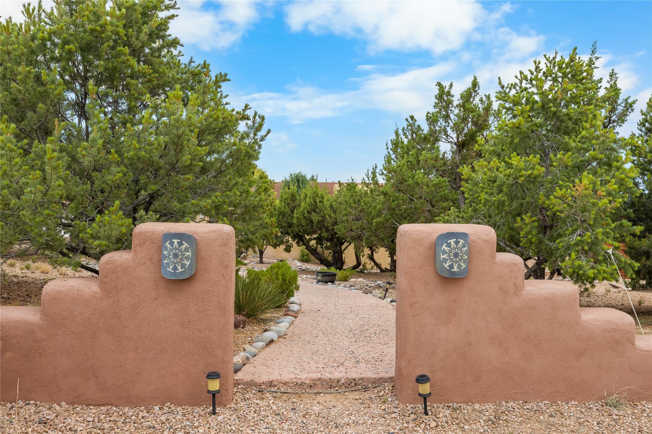 Camino Vado , Santa Fe, NM 87507 #1