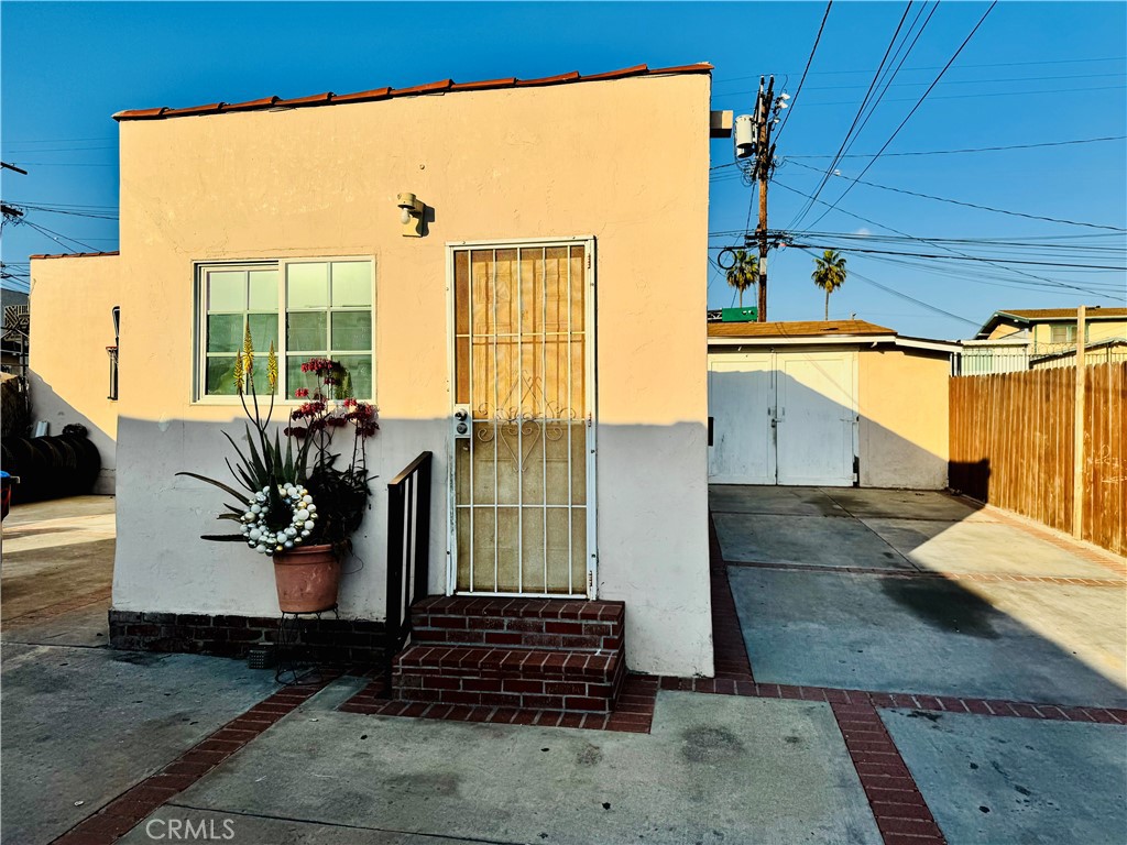 Los Angeles, California, 90023, United States, 4 Bedrooms Bedrooms, ,3 BathroomsBathrooms,Residential,For Sale,2013063
