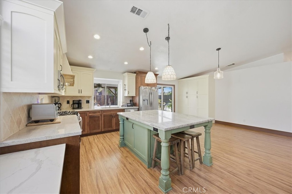 Lake Elsinore, California, 92530, United States, 3 Bedrooms Bedrooms, ,2 BathroomsBathrooms,Residential,For Sale,1977522