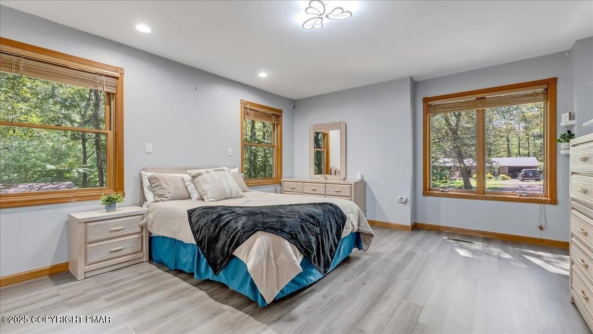 Lake Harmony, Pennsylvania, 18624, United States, 8 Bedrooms Bedrooms, ,4 BathroomsBathrooms,Residential,For Sale,1914089