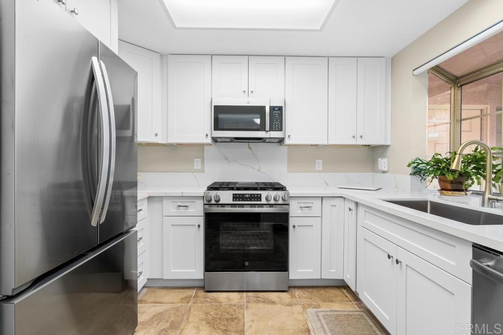 El Cajon, California, 92019, United States, 2 Bedrooms Bedrooms, ,2 BathroomsBathrooms,Residential,For Sale,1992945