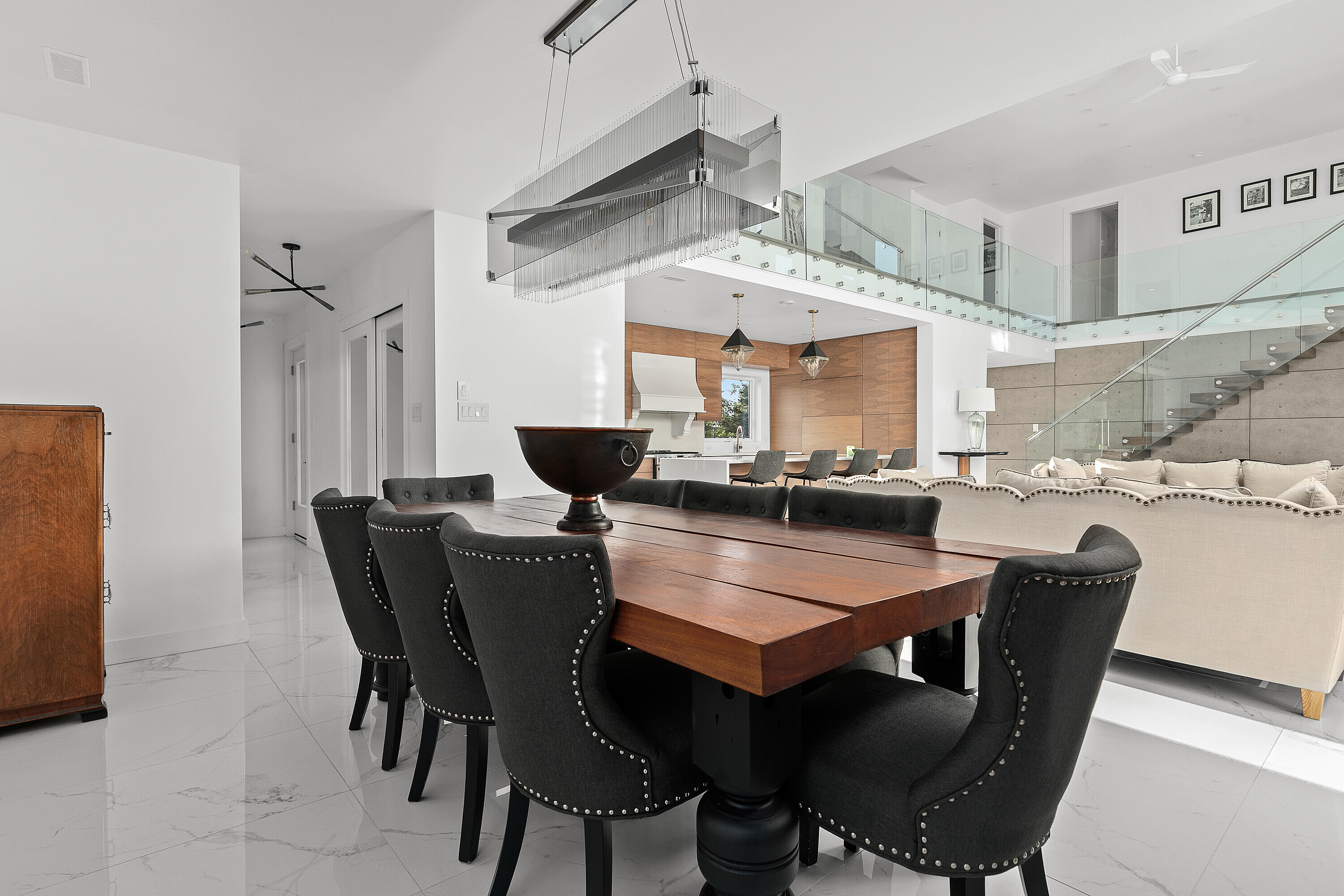  Sleek Modern Designed Home - 物件實景