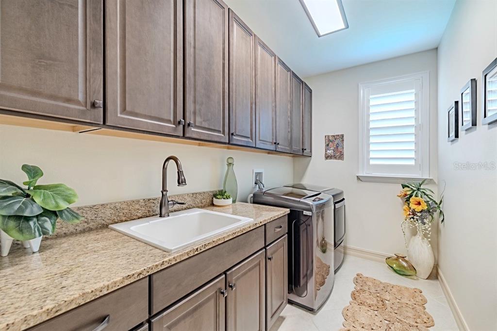 Wesley Chapel, Florida, 33543, United States, 4 Bedrooms Bedrooms, ,5 BathroomsBathrooms,Residential,For Sale,1838527