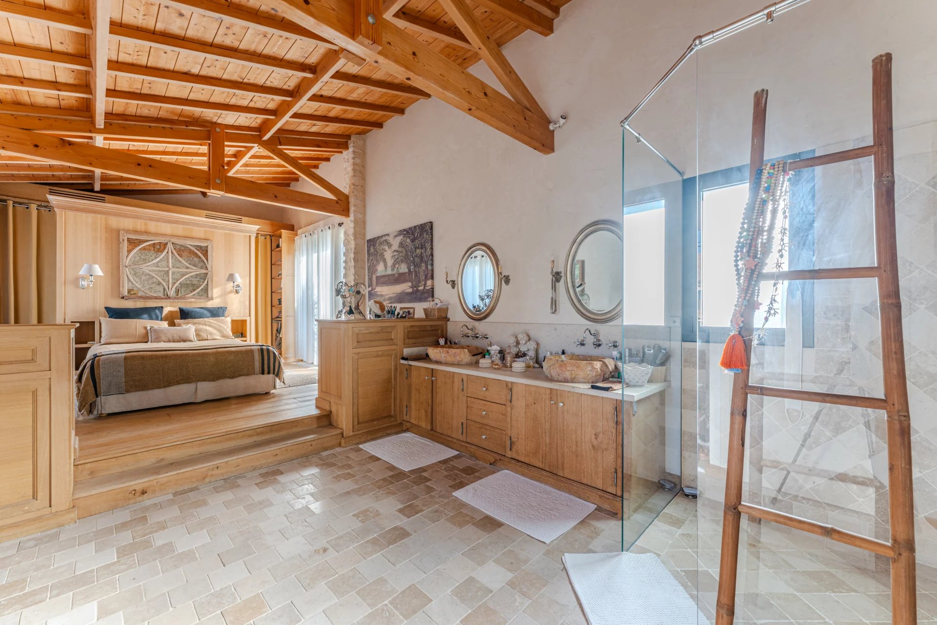 Arcachon, New Aquitaine, 33120, FR, 5 Bedrooms Bedrooms, ,5 BathroomsBathrooms,Residential,For Sale,1600630