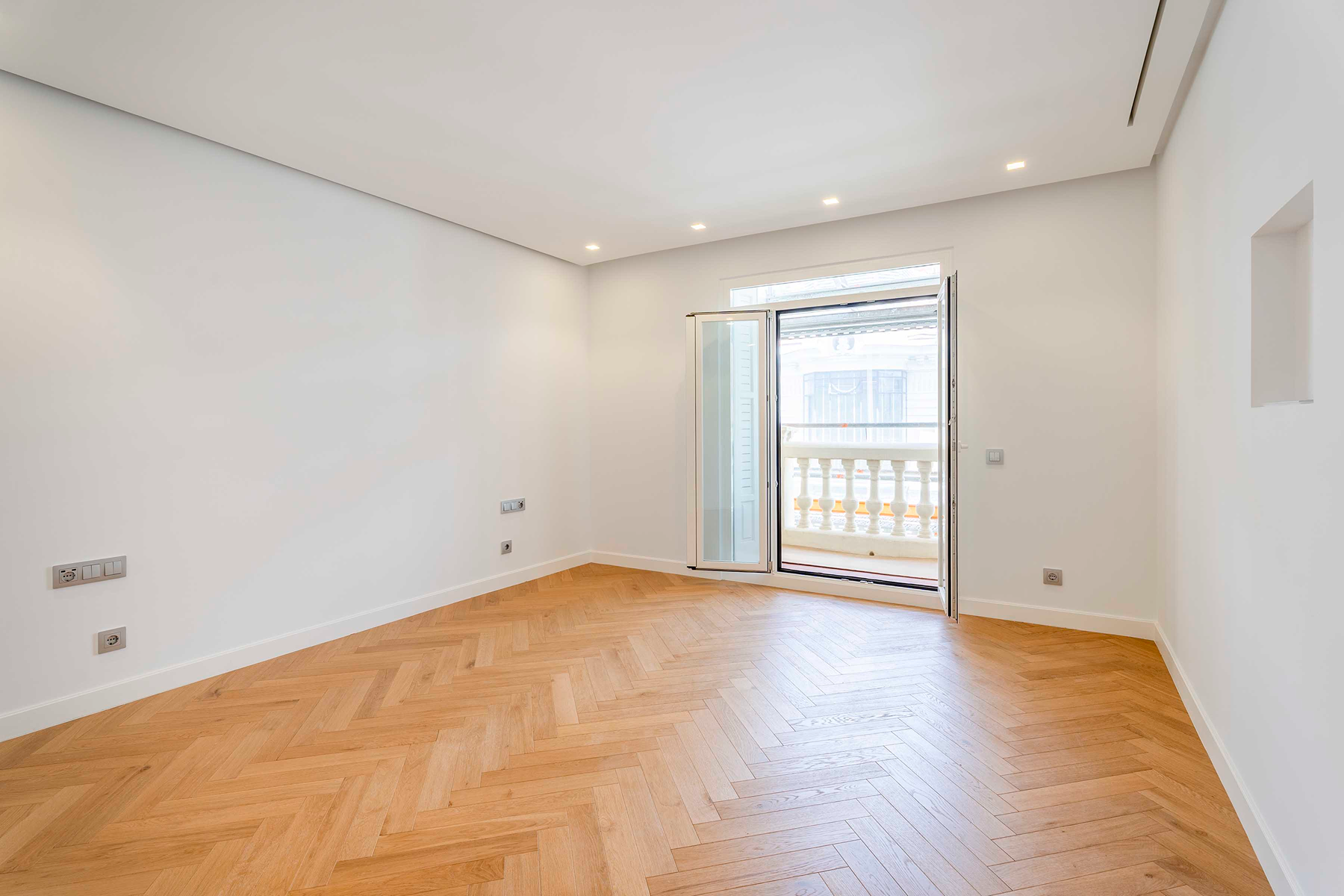  Bright flat with 8 balconies in Recoletos - 物件實景