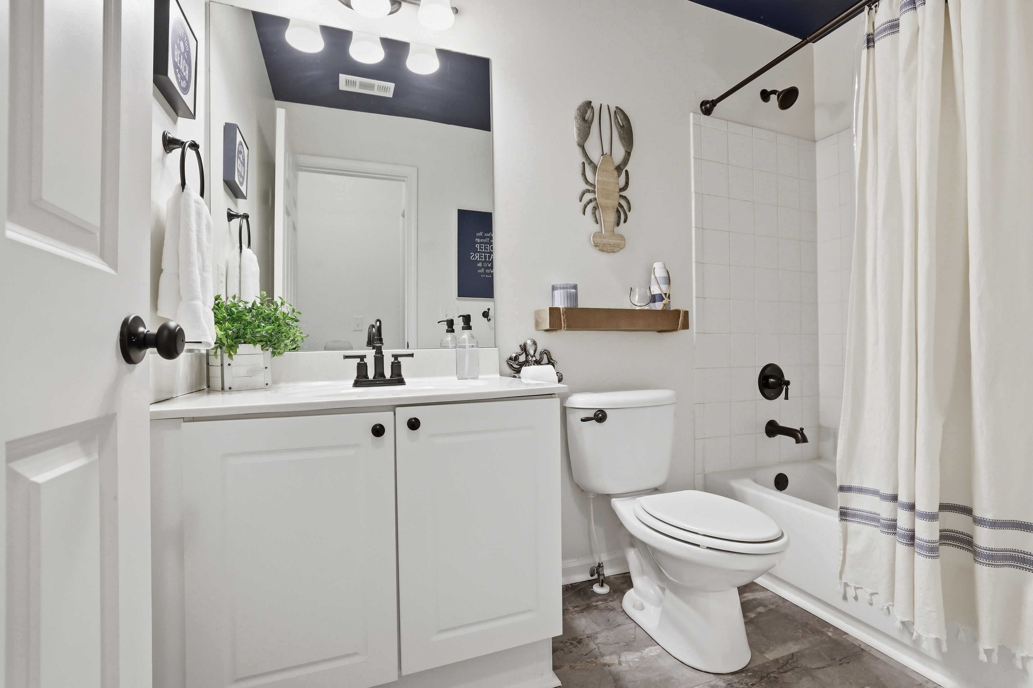  Classic Beauty in Amenity-rich Parkstone Community - 物件實景