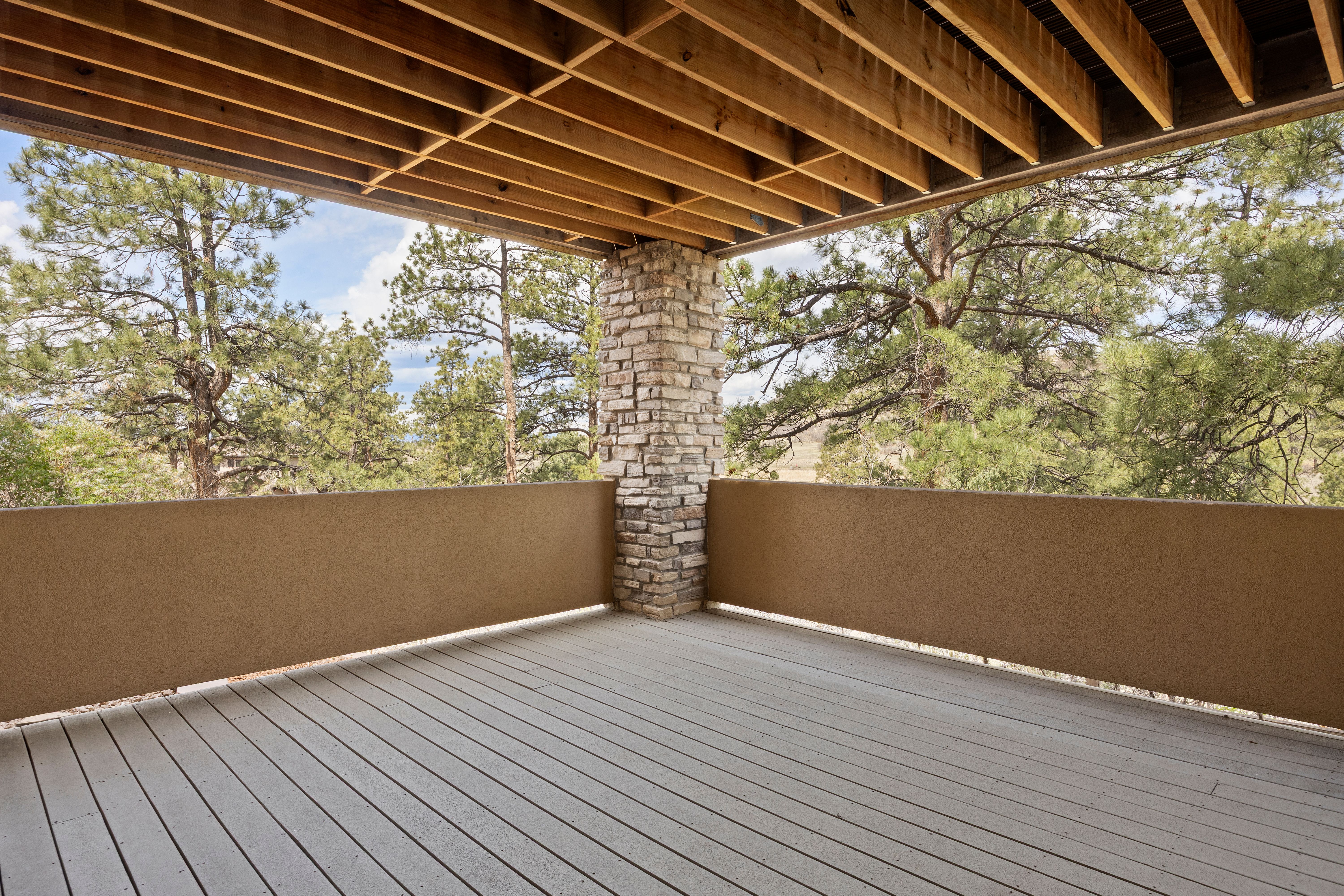  Located on a private 1-acre home site - 物件實景
