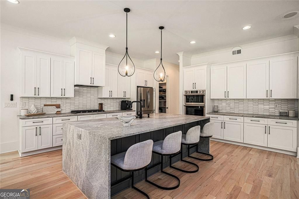 Alpharetta, Georgia, 30009, United States, 5 Bedrooms Bedrooms, ,4 BathroomsBathrooms,Residential,For Sale,1899249