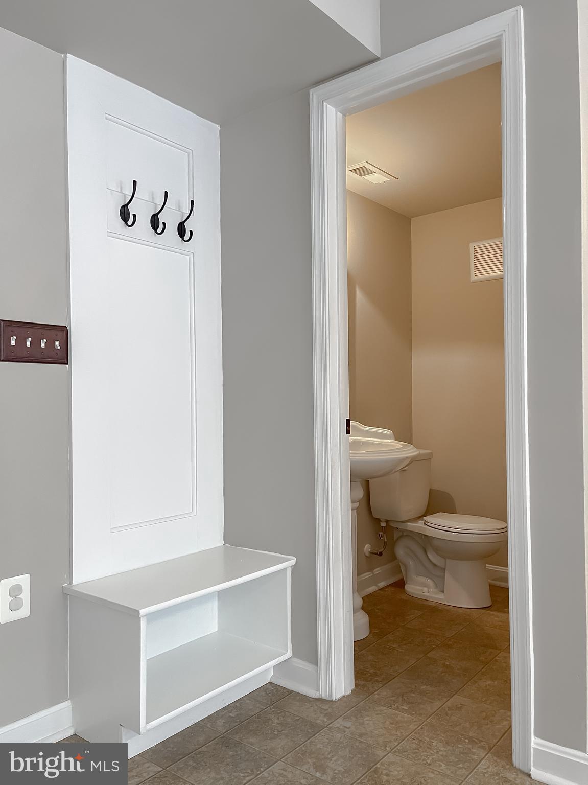 Saint Inigoes, Maryland, 20684, United States, 4 Bedrooms Bedrooms, ,4 BathroomsBathrooms,Residential,For Sale,1935766