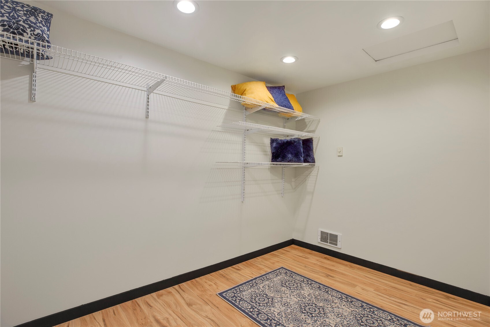 Maple Valley, Washington, 98038, United States, 3 Bedrooms Bedrooms, ,1 BathroomBathrooms,Residential,For Sale,1949722